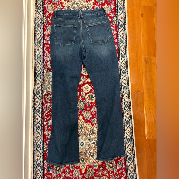 Good American Good Classic Bootcut Jean size 14 in Blue 811 - Picture 8 of 8